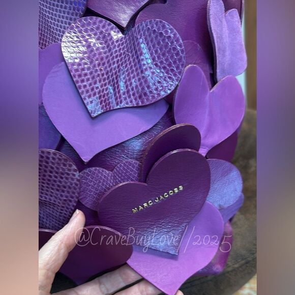 MARC JACOBS ITALY BIG HEART FUCHSIA LEATHER CUTOUT BAG C383189 EUC TAGS $1895 - Picture 9 of 17